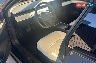 Седан Tesla Model 3 2023 в Кам'янському