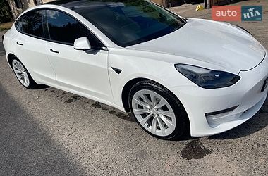 Седан Tesla Model 3 2021 в Новых Санжарах