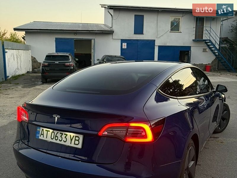 Седан Tesla Model 3 2021 в Коломиї