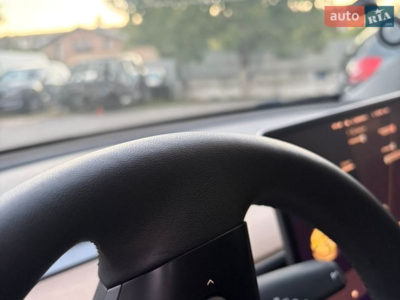 Седан Tesla Model 3 2021 в Коломиї