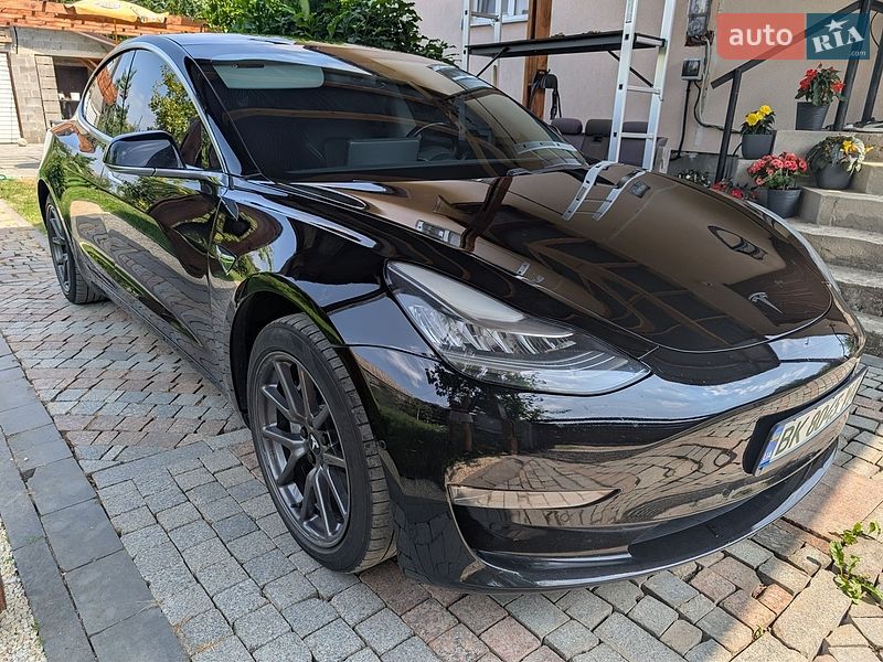 Седан Tesla Model 3 2019 в Костопілі