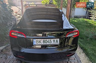 Седан Tesla Model 3 2019 в Костопілі