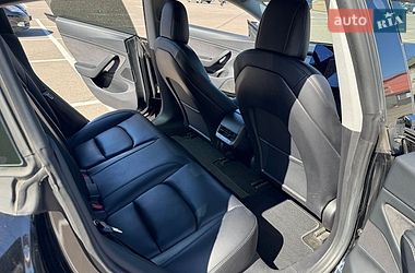 Седан Tesla Model 3 2021 в Киеве