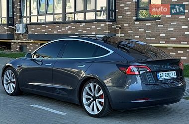 Седан Tesla Model 3 2019 в Житомирі