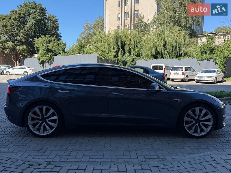 Седан Tesla Model 3 2019 в Житомирі