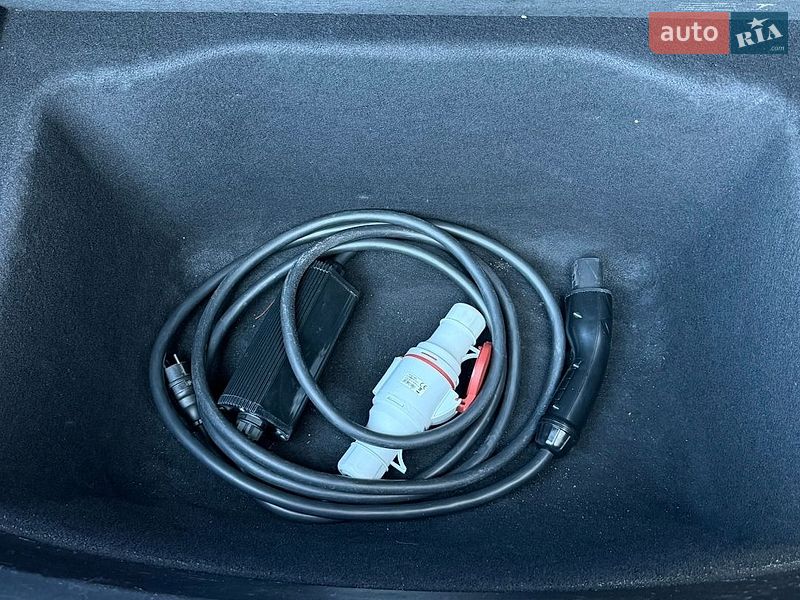 Седан Tesla Model 3 2019 в Житомирі