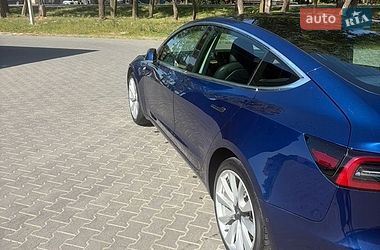 Седан Tesla Model 3 2019 в Львове