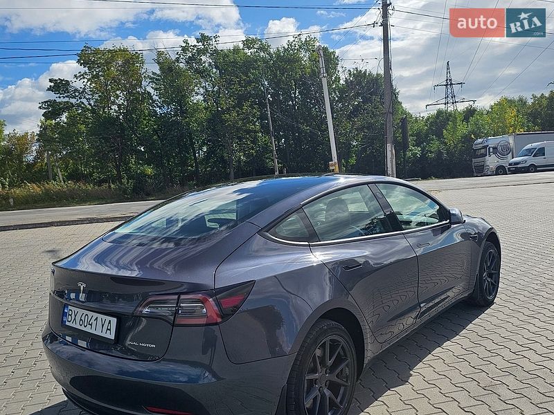 Седан Tesla Model 3 2022 в Хмельницком