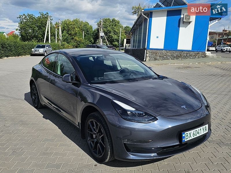 Седан Tesla Model 3 2022 в Хмельницком
