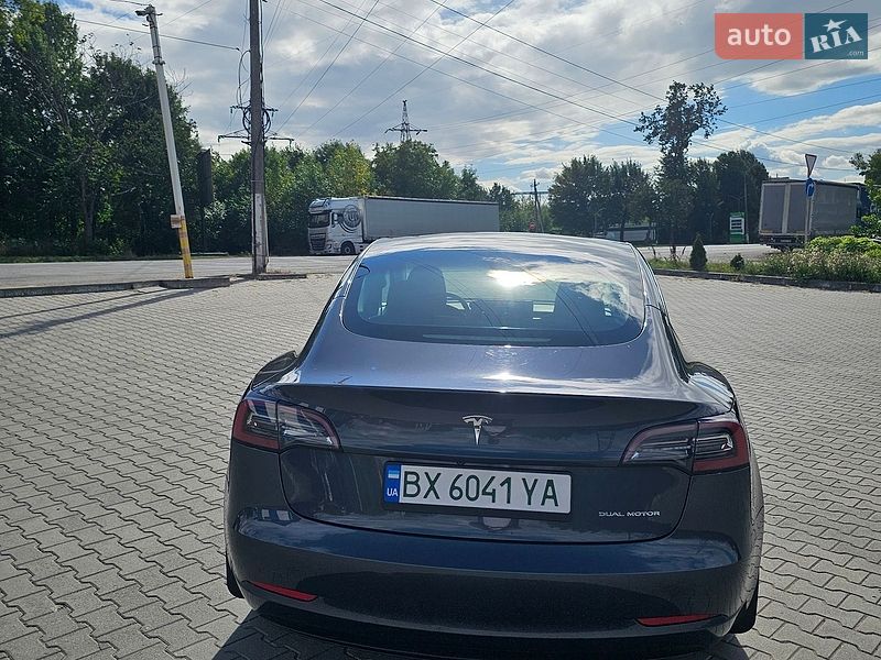 Седан Tesla Model 3 2022 в Хмельницком