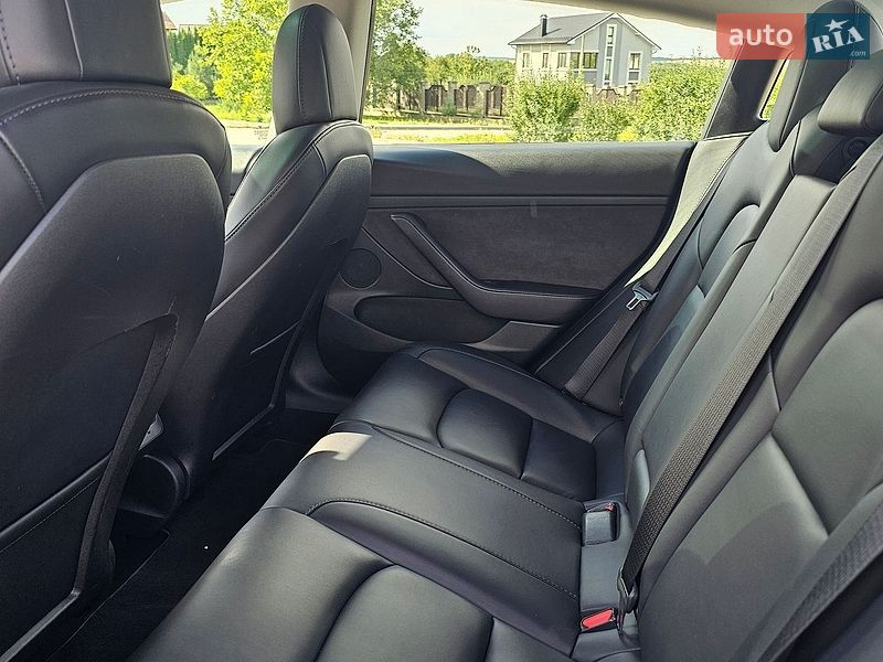 Седан Tesla Model 3 2022 в Хмельницком