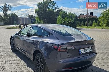 Седан Tesla Model 3 2022 в Хмельницком