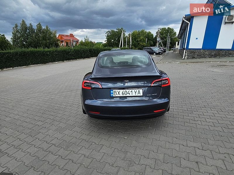 Седан Tesla Model 3 2022 в Хмельницком