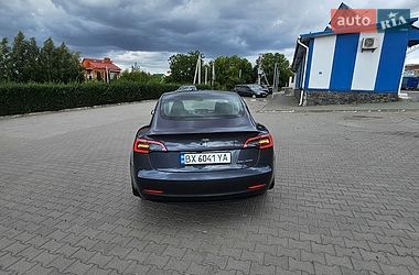Седан Tesla Model 3 2022 в Хмельницком