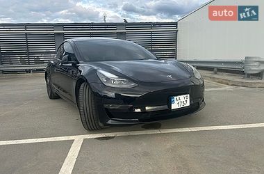 Седан Tesla Model 3 2023 в Києві
