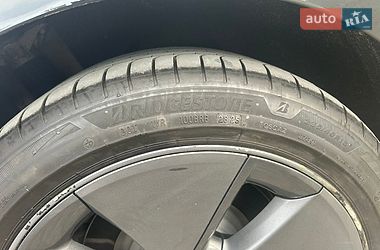 Седан Tesla Model 3 2023 в Києві