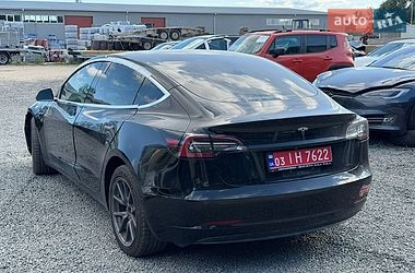 Седан Tesla Model 3 2018 в Володимирі