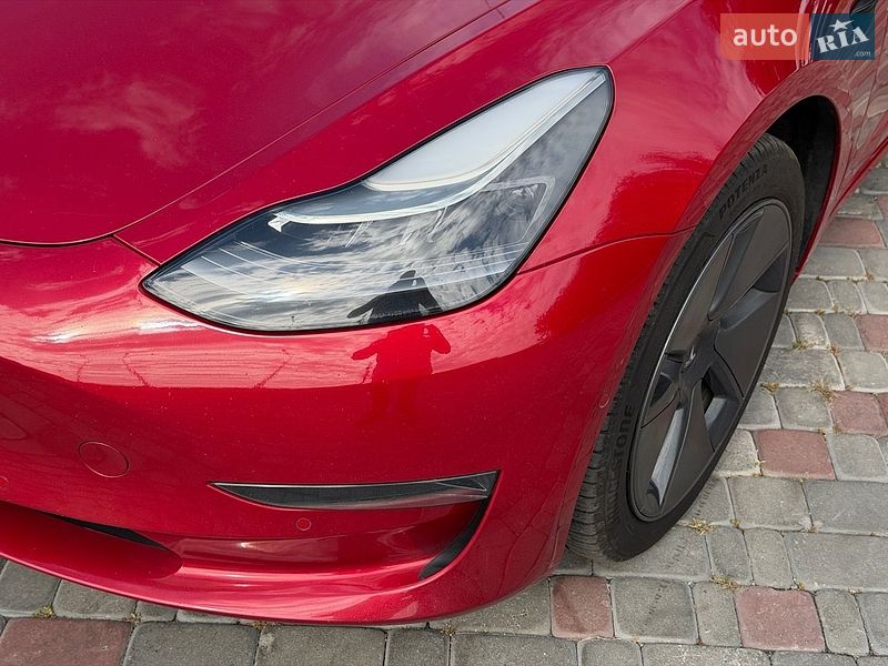 Седан Tesla Model 3 2021 в Виннице