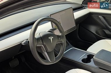Седан Tesla Model 3 2021 в Виннице