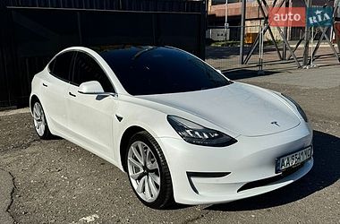 Седан Tesla Model 3 2019 в Киеве