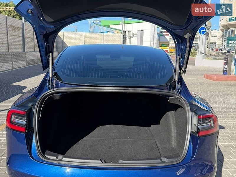 Седан Tesla Model 3 2019 в Одессе