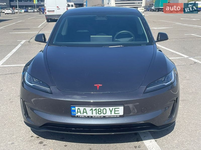 Седан Tesla Model 3 2024 в Киеве