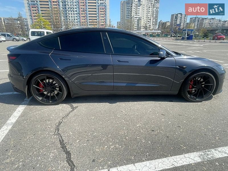 Седан Tesla Model 3 2024 в Киеве