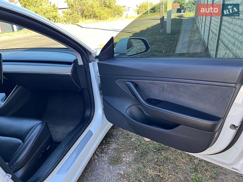 Седан Tesla Model 3 2018 в Полтаві фото 13 Седан Tesla Model 3 2018 в Полтаві