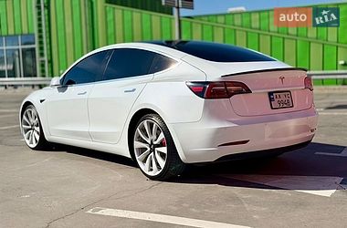 Седан Tesla Model 3 2018 в Киеве
