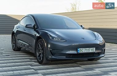 Седан Tesla Model 3 2021 в Львове