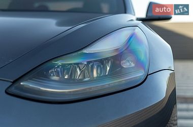 Седан Tesla Model 3 2021 в Львове