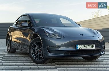 Седан Tesla Model 3 2021 в Львове