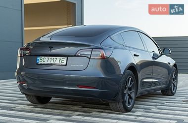 Седан Tesla Model 3 2021 в Львове