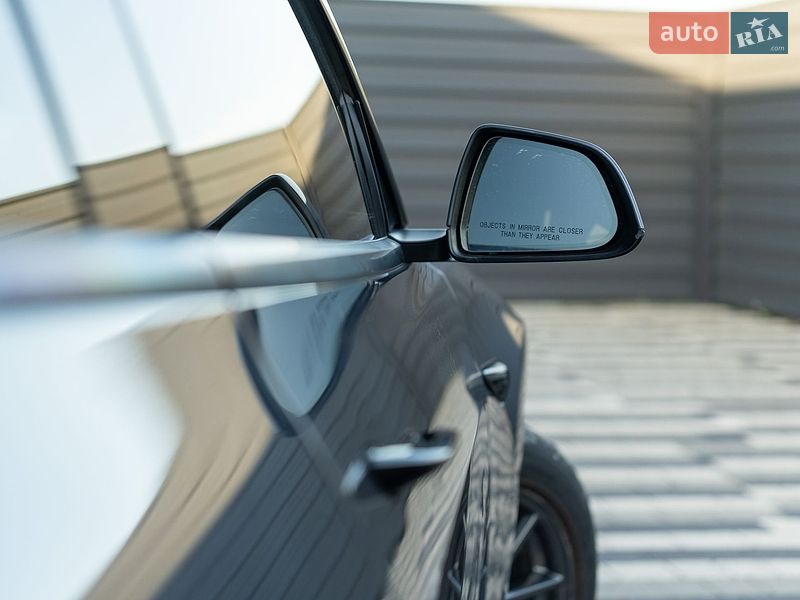 Седан Tesla Model 3 2021 в Львове