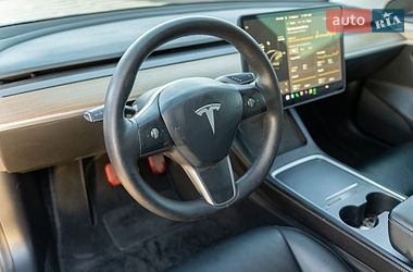 Седан Tesla Model 3 2021 в Львове