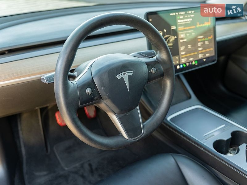 Седан Tesla Model 3 2021 в Львове