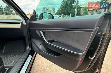 Седан Tesla Model 3 2019 в Кривом Роге