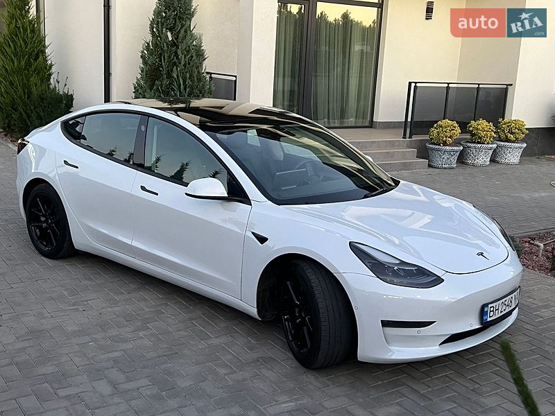 Седан Tesla Model 3 2021 в Одессе