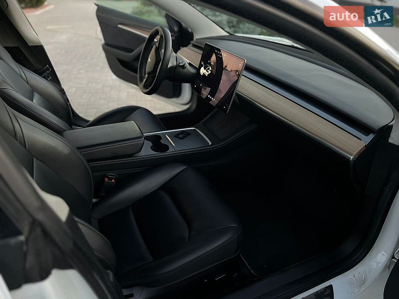 Седан Tesla Model 3 2021 в Одессе
