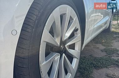 Седан Tesla Model 3 2021 в Києві