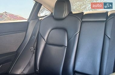 Седан Tesla Model 3 2021 в Києві