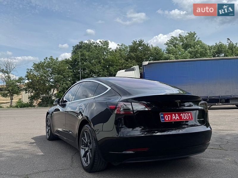 Седан Tesla Model 3 2018 в Хусте