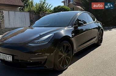 Седан Tesla Model 3 2020 в Києві