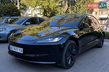 Седан Tesla Model 3 2024 в Дніпрі