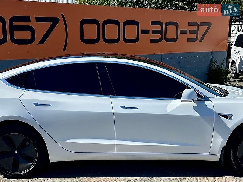Седан Tesla Model 3 2018 в Харкові