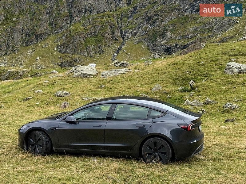 Седан Tesla Model 3 2025 в Одесі