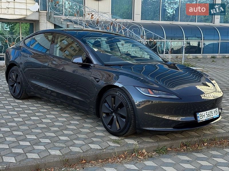 Седан Tesla Model 3 2025 в Одесі