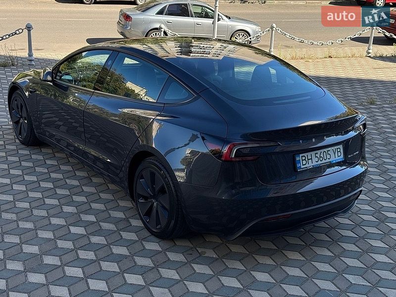 Седан Tesla Model 3 2025 в Одесі