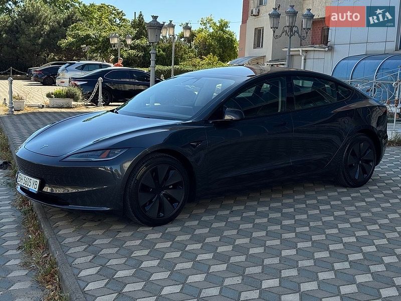 Седан Tesla Model 3 2025 в Одесі