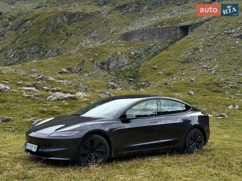 Седан Tesla Model 3 2025 в Одесі